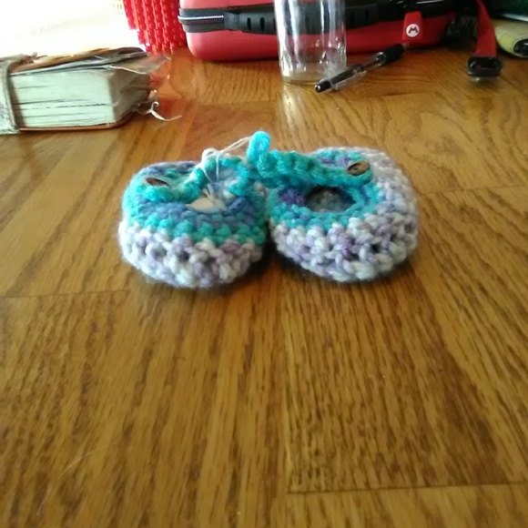 Crocheted Baby Booties - Picture 4 of 6
